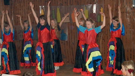 Auch Kinder aus Niedermrmter wirkten mit